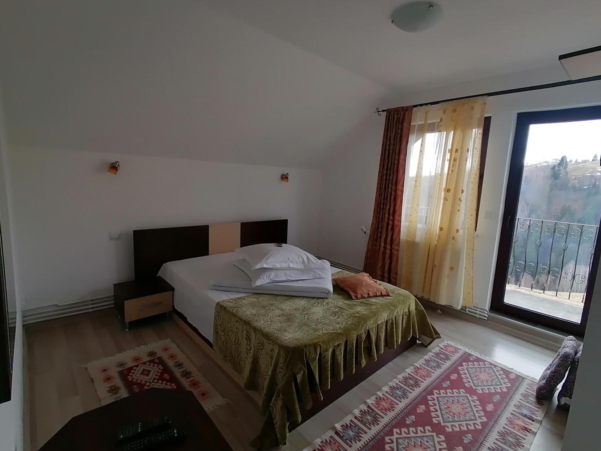 Hotel Garofita Pietrei Craiului Peştera Exteriér fotografie