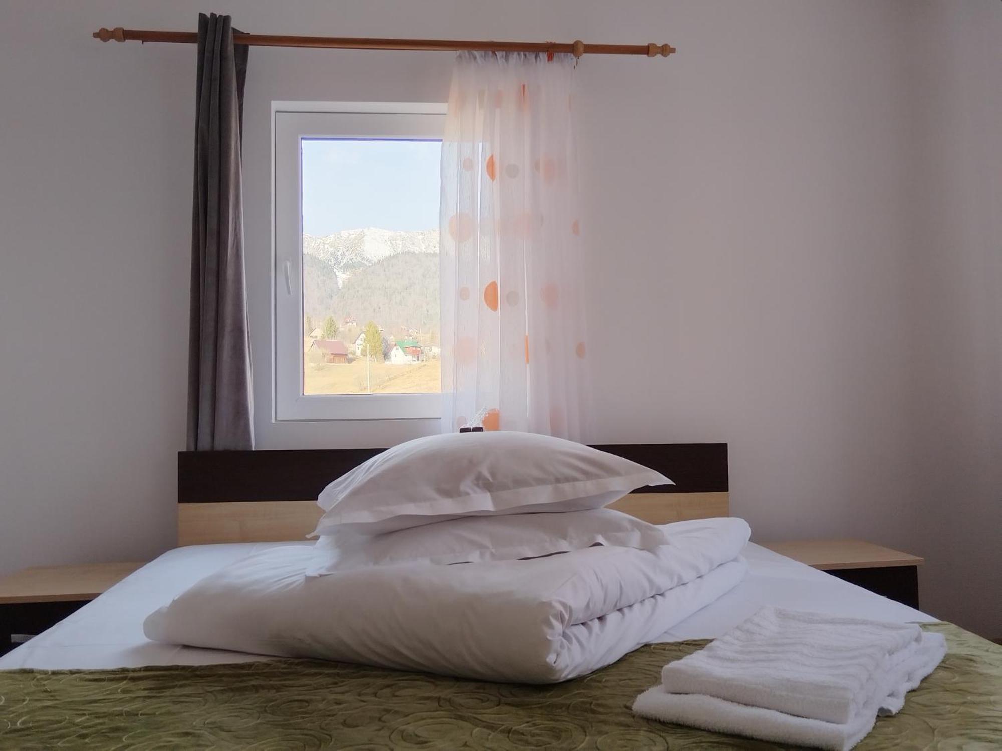 Hotel Garofita Pietrei Craiului Peştera Exteriér fotografie