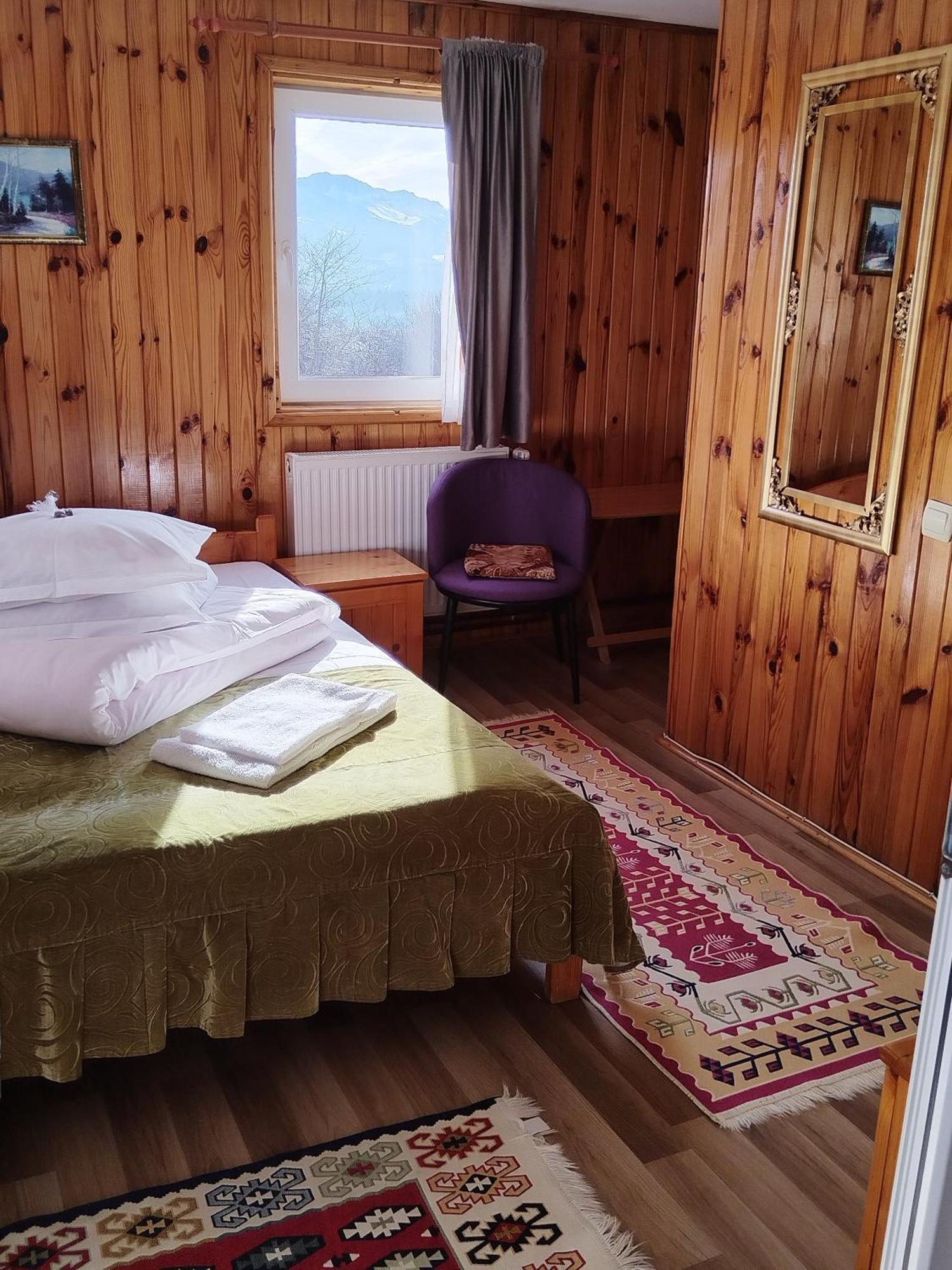 Hotel Garofita Pietrei Craiului Peştera Exteriér fotografie